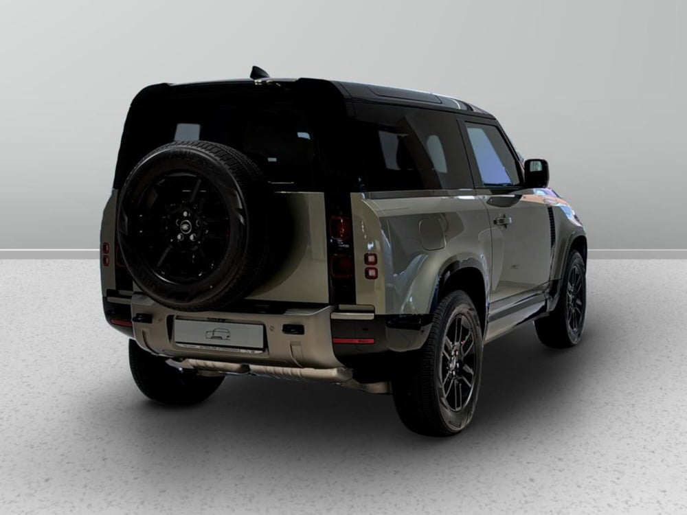 Land Rover Defender nuova a Varese (2)