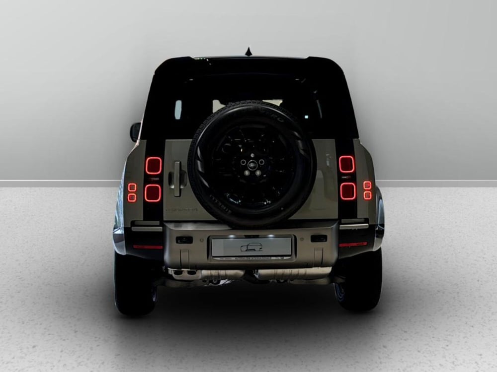 Land Rover Defender nuova a Varese (7)