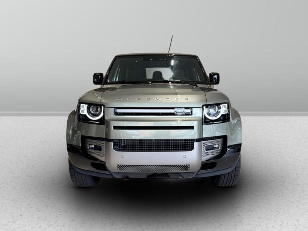 Land Rover Defender nuova a Varese (8)