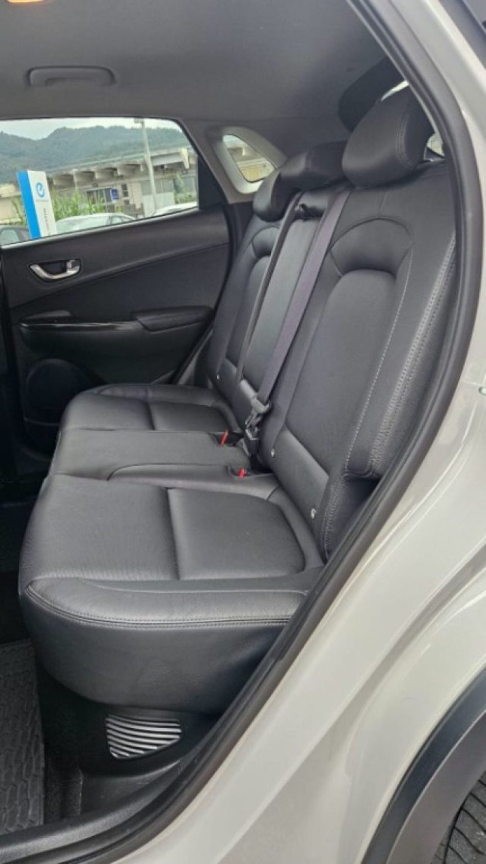 Hyundai Kona usata a Lucca (10)