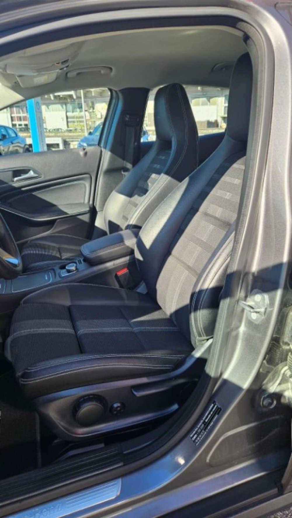 Mercedes-Benz GLA SUV usata a Lucca (14)