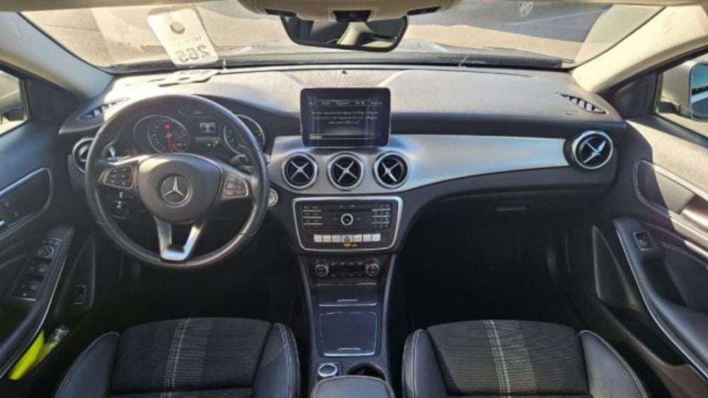 Mercedes-Benz GLA SUV usata a Lucca (15)