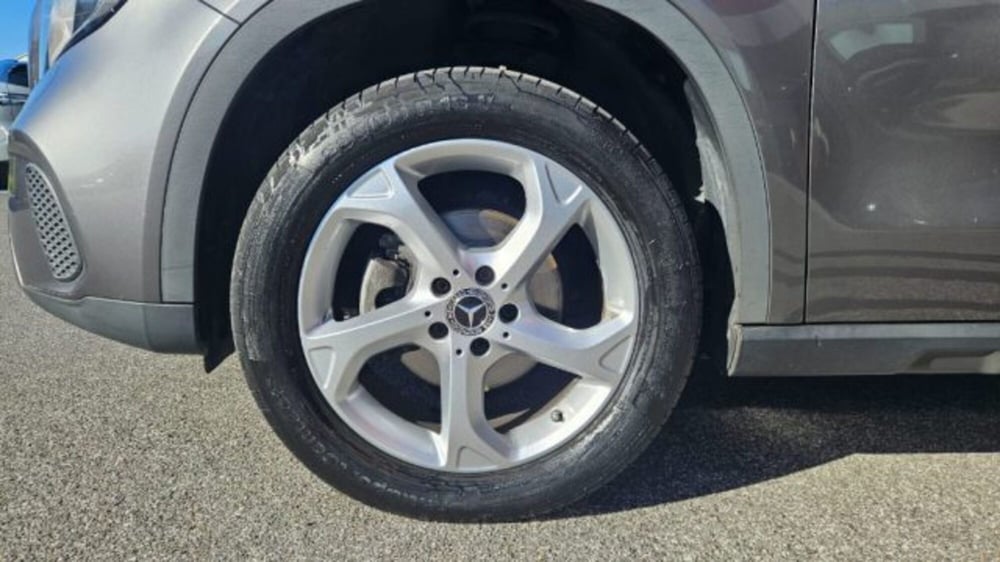 Mercedes-Benz GLA SUV usata a Lucca (19)