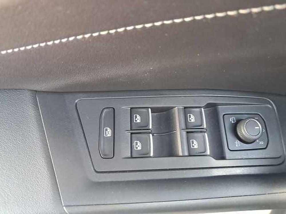 Volkswagen T-Roc usata a Ravenna (13)