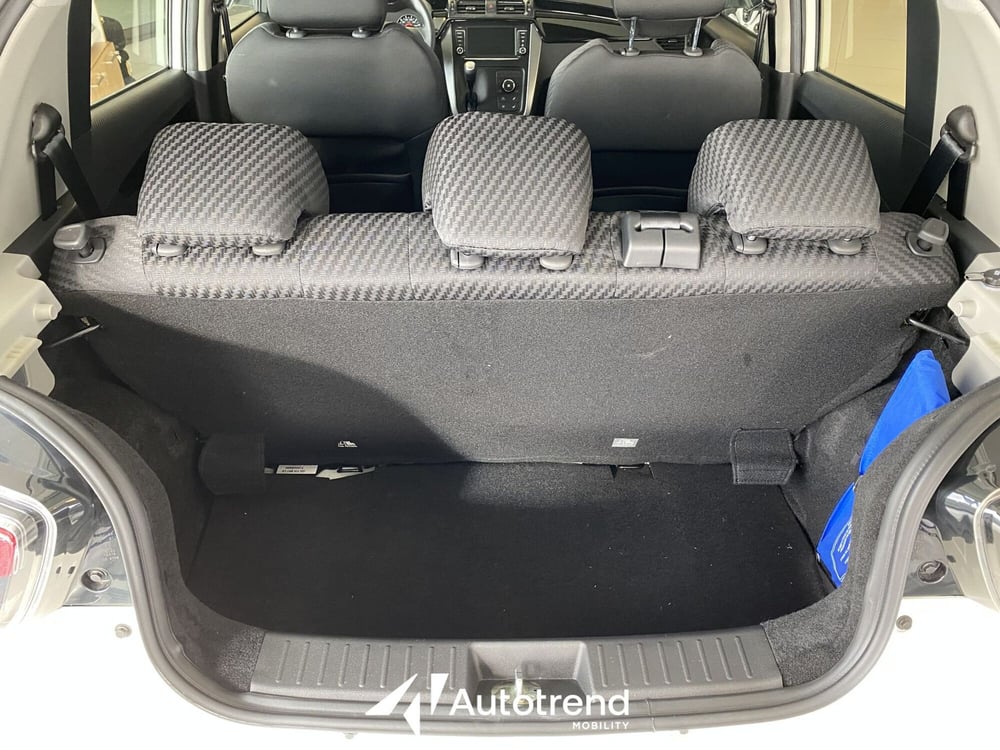 Mahindra KUV100 nuova a Bari (17)