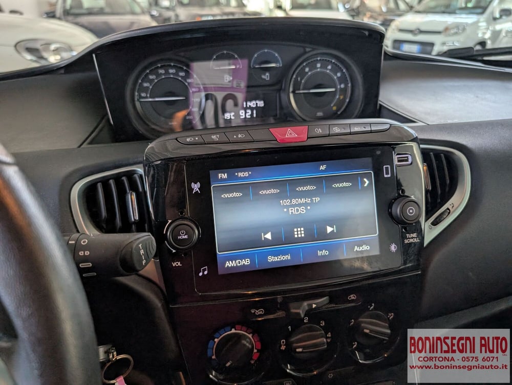 Lancia Ypsilon usata a Arezzo (7)