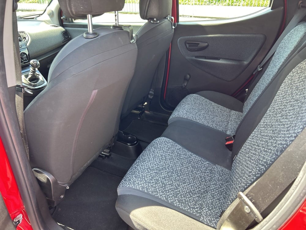 Lancia Ypsilon usata a Piacenza (11)
