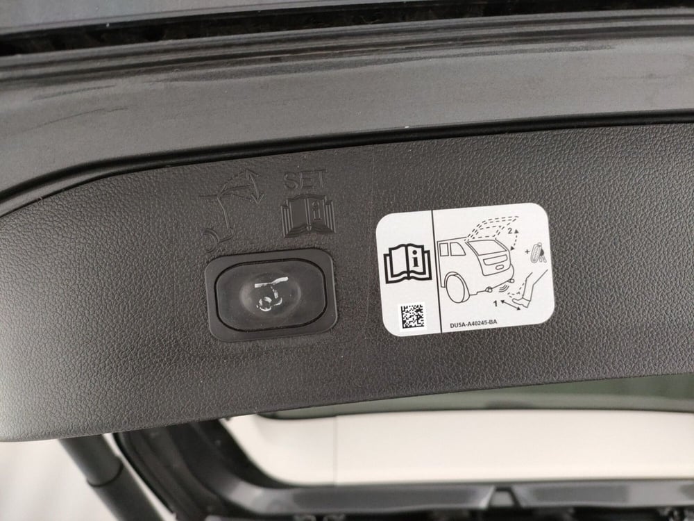 Ford Kuga usata a Roma (11)