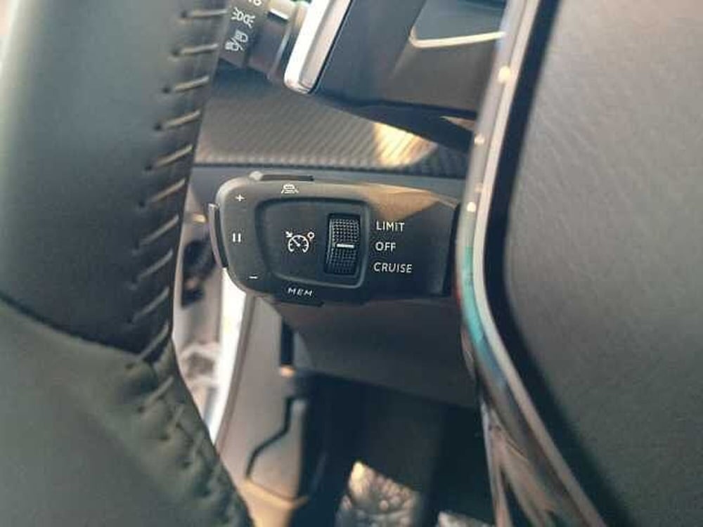 Peugeot 2008 nuova a Forlì-Cesena (8)