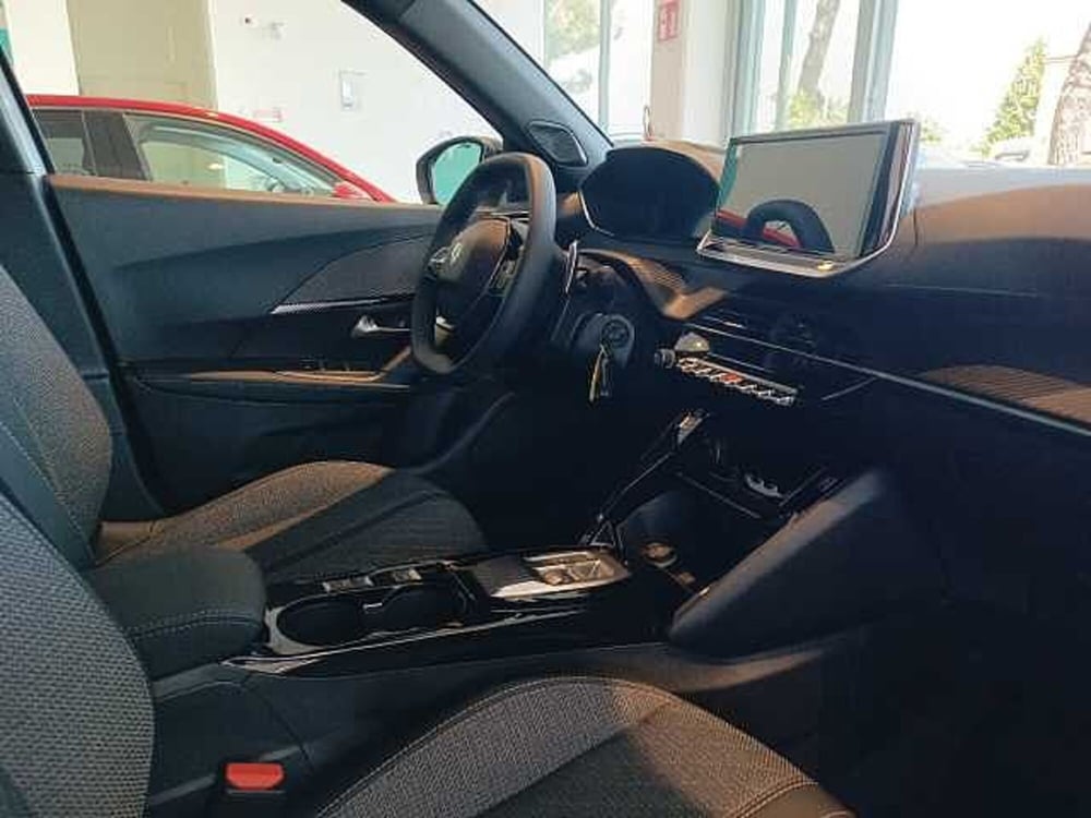 Peugeot 2008 nuova a Forlì-Cesena (9)