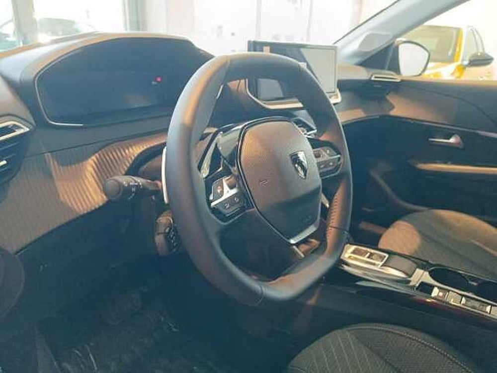 Peugeot 208 nuova a Forlì-Cesena (11)
