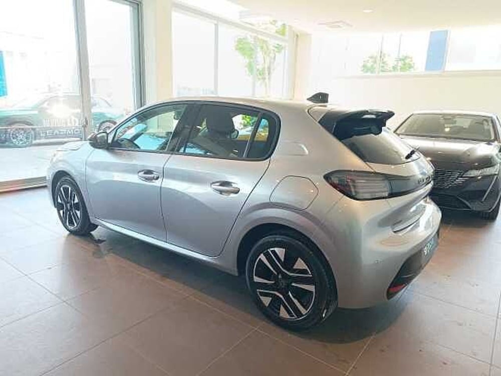 Peugeot 208 nuova a Forlì-Cesena (2)