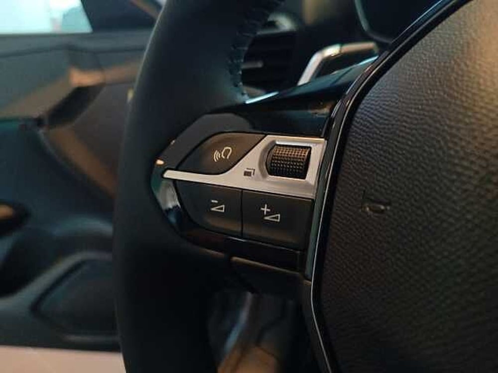 Peugeot 208 nuova a Forlì-Cesena (20)