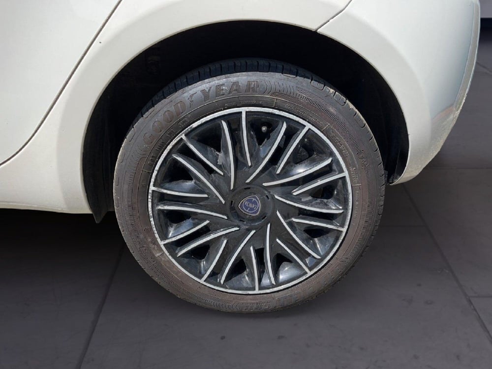 Lancia Ypsilon usata a Torino (7)