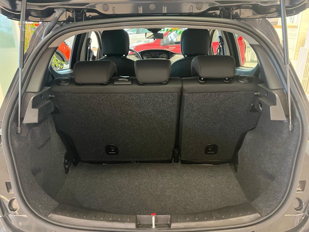 Lancia Ypsilon nuova a Milano (11)