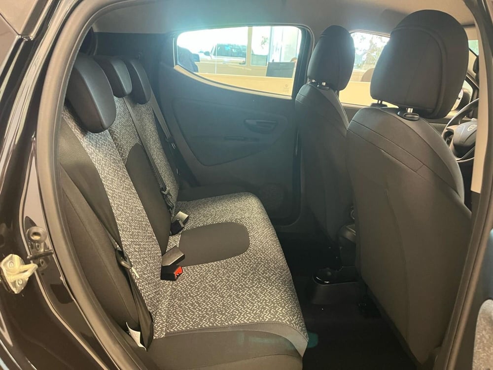 Lancia Ypsilon nuova a Milano (15)