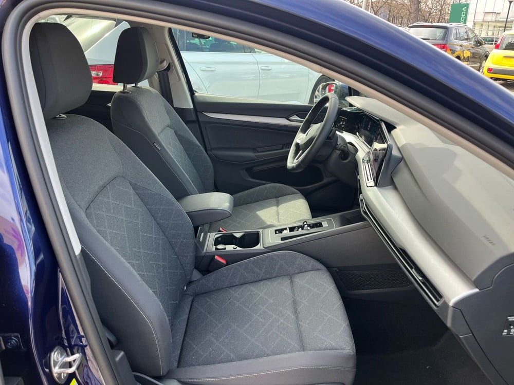 Volkswagen Golf nuova a Milano (12)