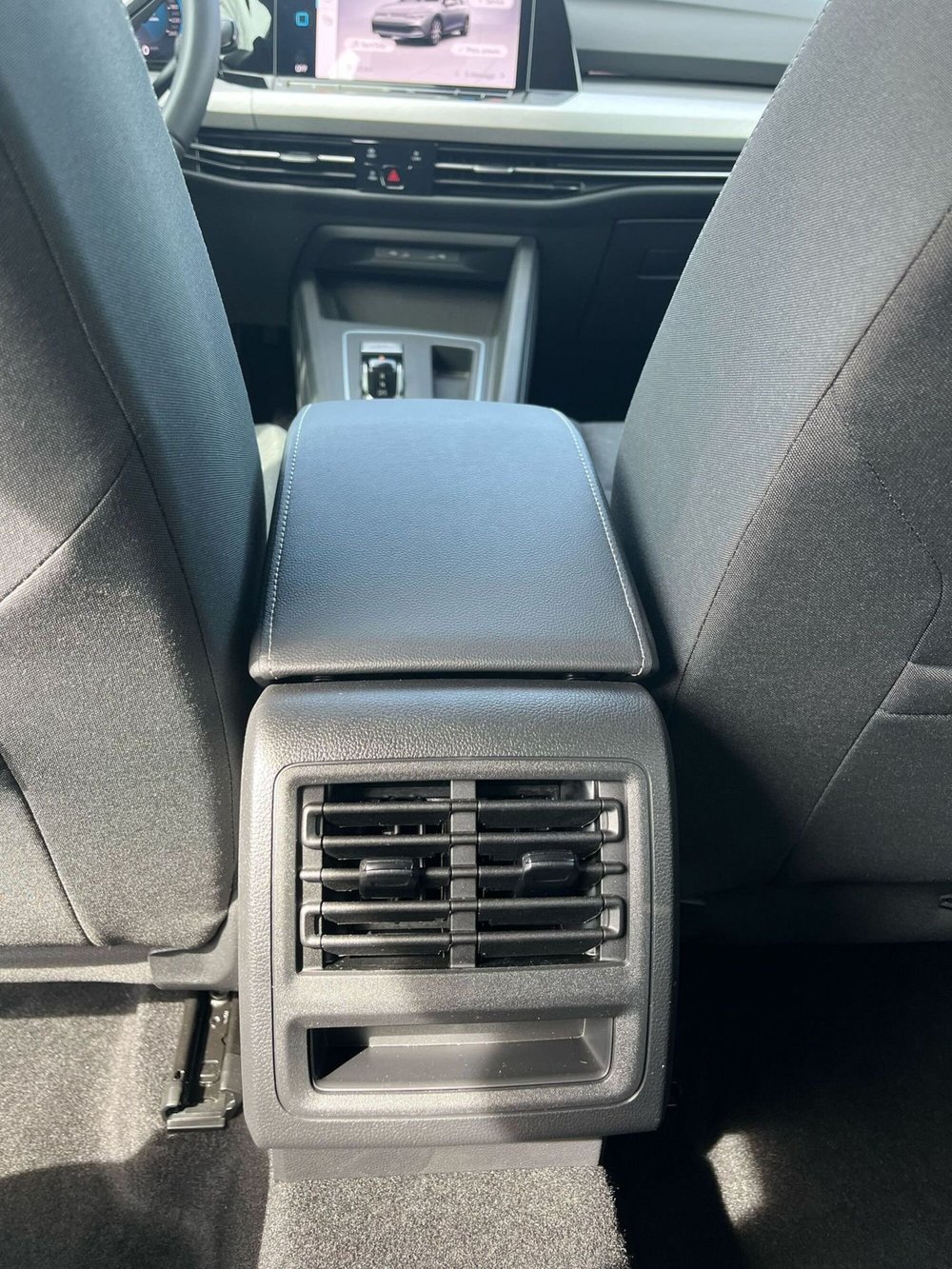Volkswagen Golf nuova a Milano (14)
