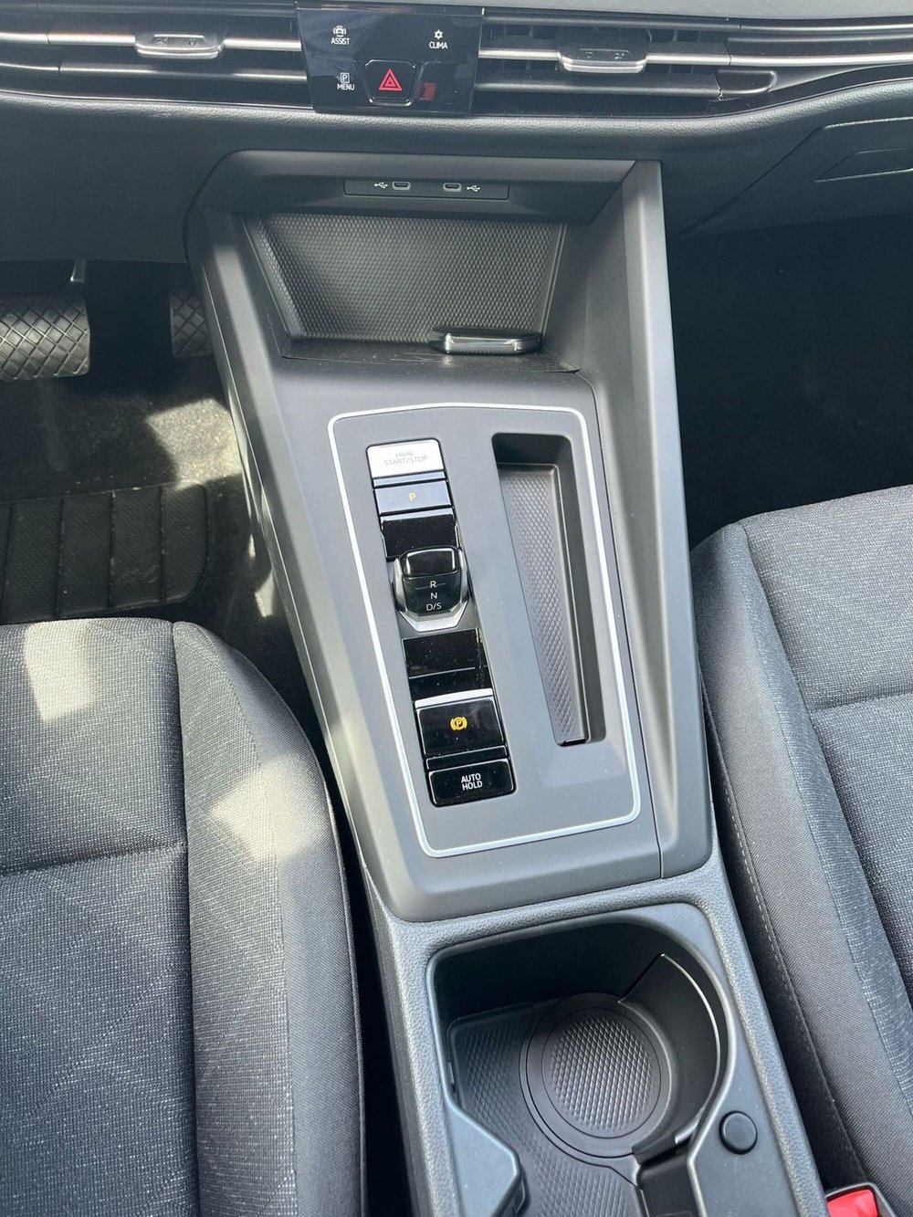 Volkswagen Golf nuova a Milano (18)