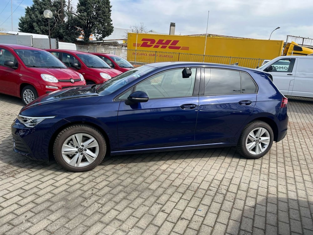 Volkswagen Golf nuova a Milano (4)