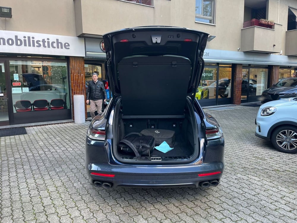 Porsche Panamera usata a Milano (9)