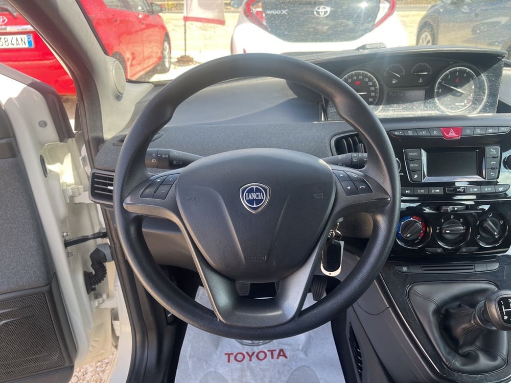 Lancia Ypsilon usata a Ragusa (10)