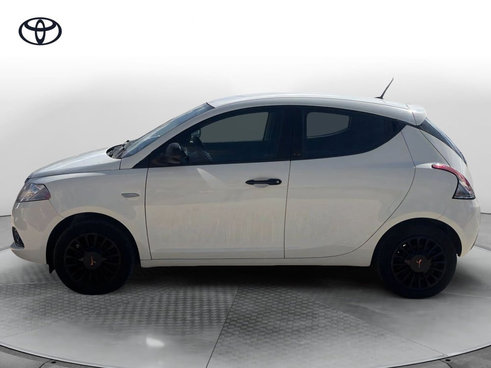 Lancia Ypsilon usata a Ragusa (2)