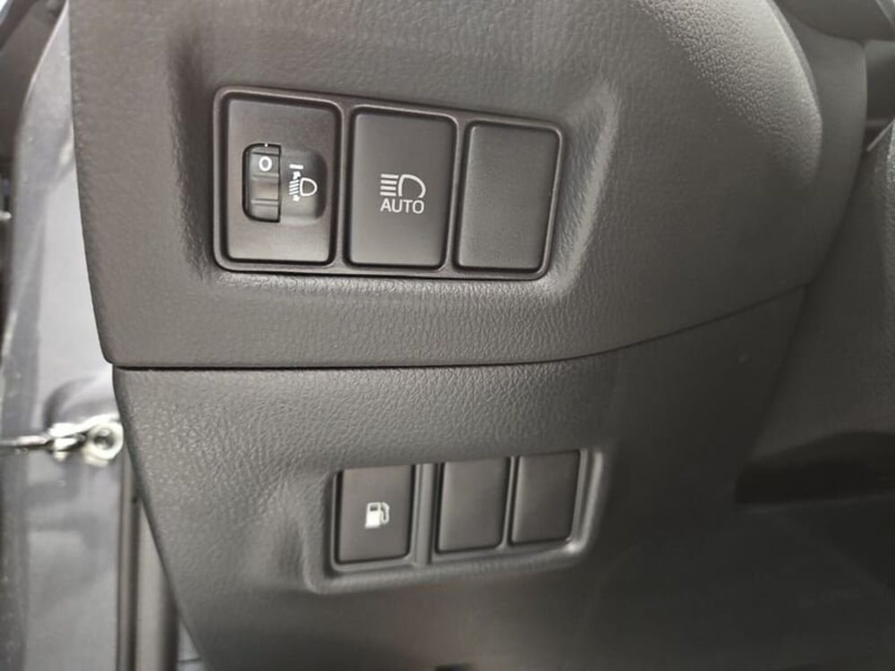 Toyota Toyota C-HR nuova a Vicenza (15)