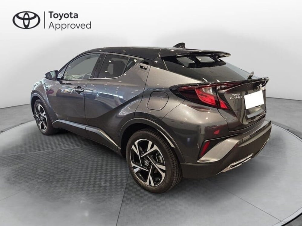 Toyota Toyota C-HR nuova a Vicenza (4)