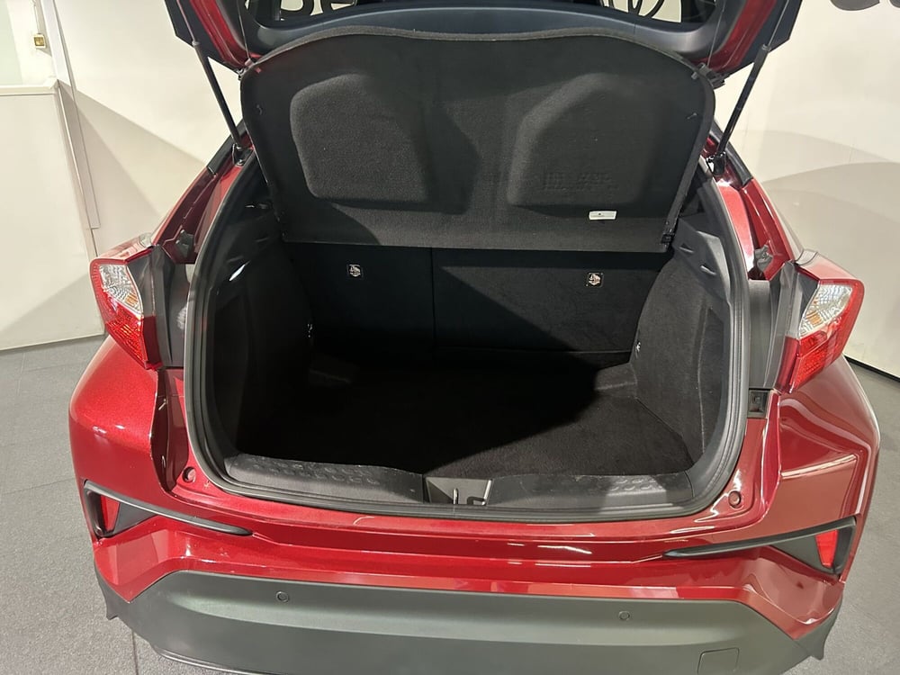 Toyota Toyota C-HR usata a Milano (11)