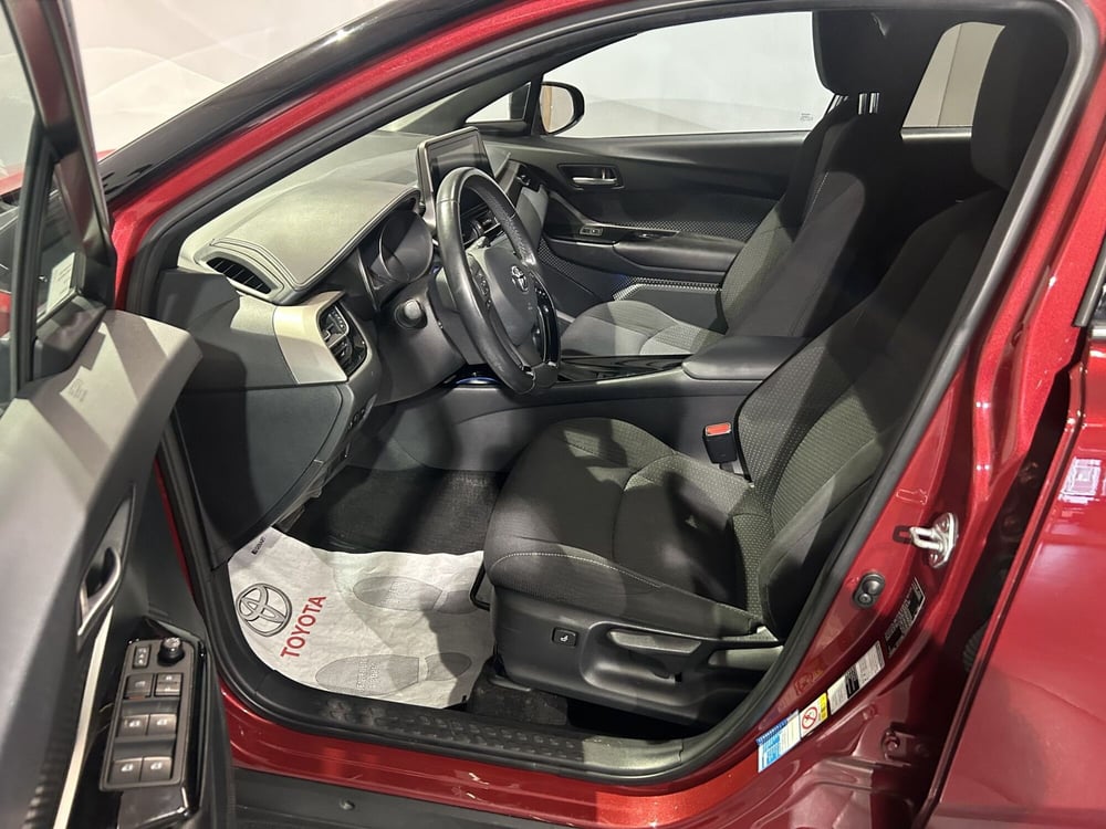 Toyota Toyota C-HR usata a Milano (12)