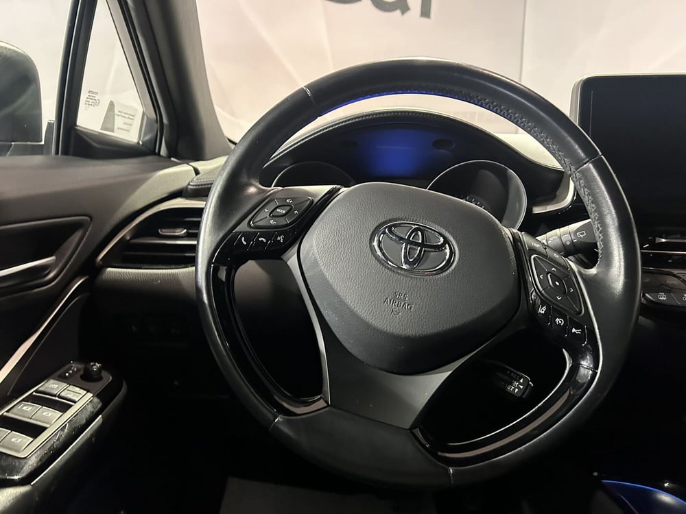 Toyota Toyota C-HR usata a Milano (9)