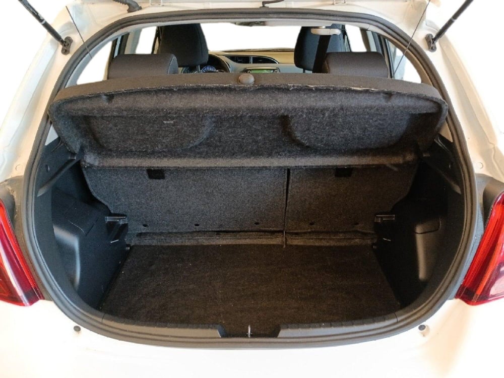 Toyota Yaris usata a Milano (11)