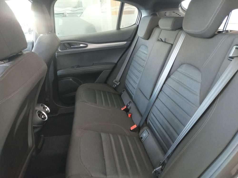 Alfa Romeo Stelvio nuova a Reggio Emilia (11)