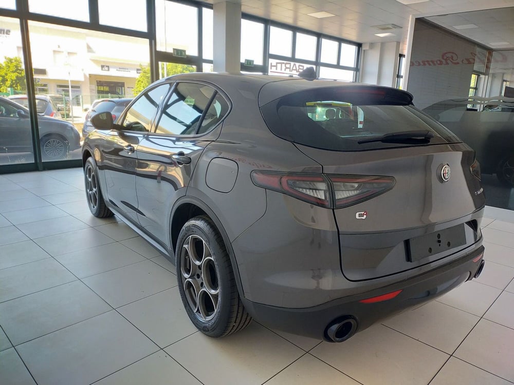 Alfa Romeo Stelvio nuova a Reggio Emilia (6)