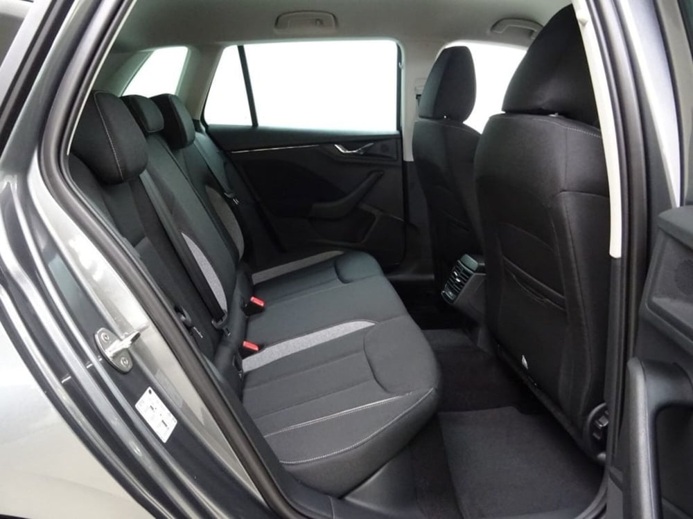 Skoda Kamiq nuova a Como (5)