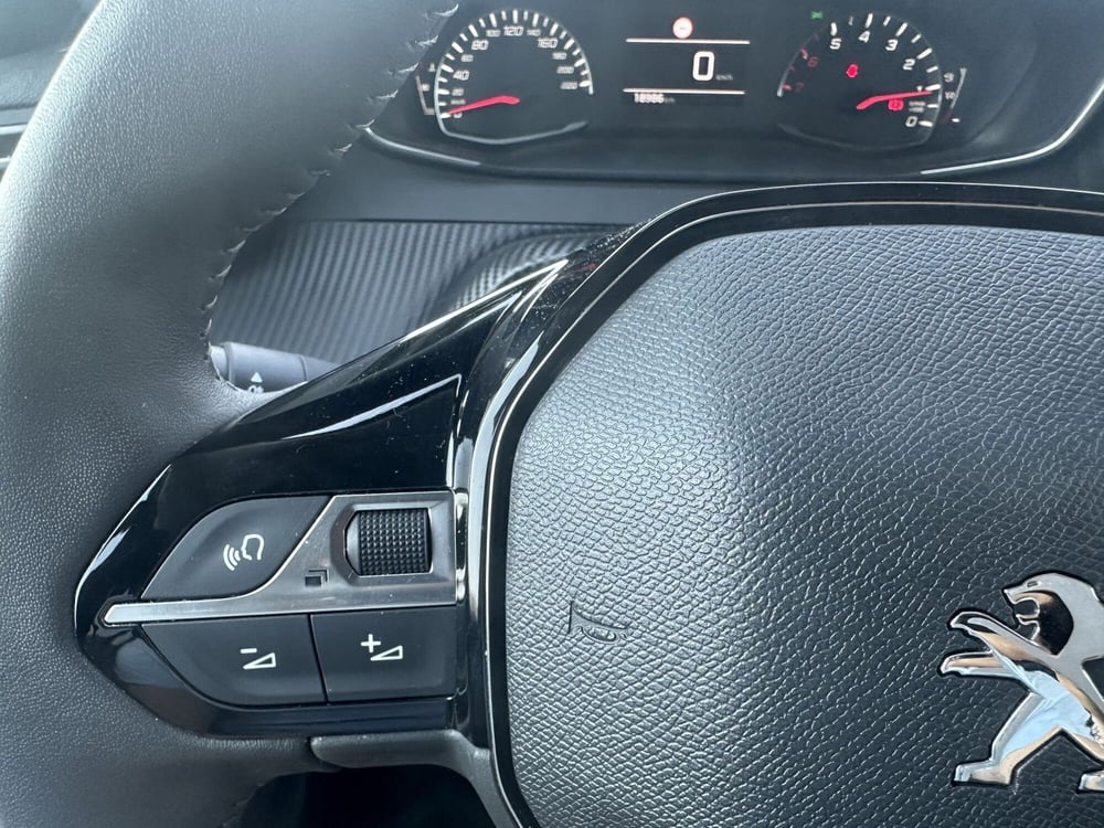 Peugeot 208 usata a Milano (16)
