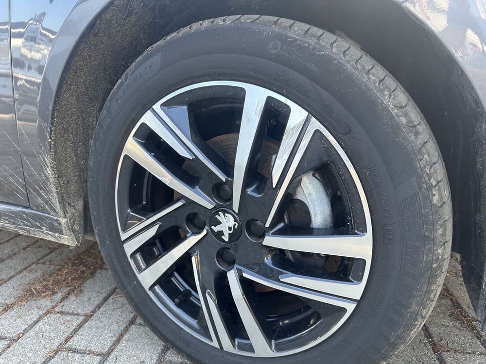 Peugeot 208 usata a Milano (8)