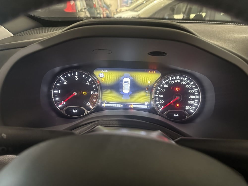 Jeep Renegade usata a Milano (15)
