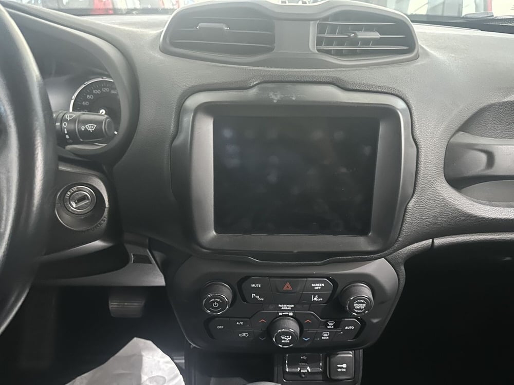 Jeep Renegade usata a Milano (16)