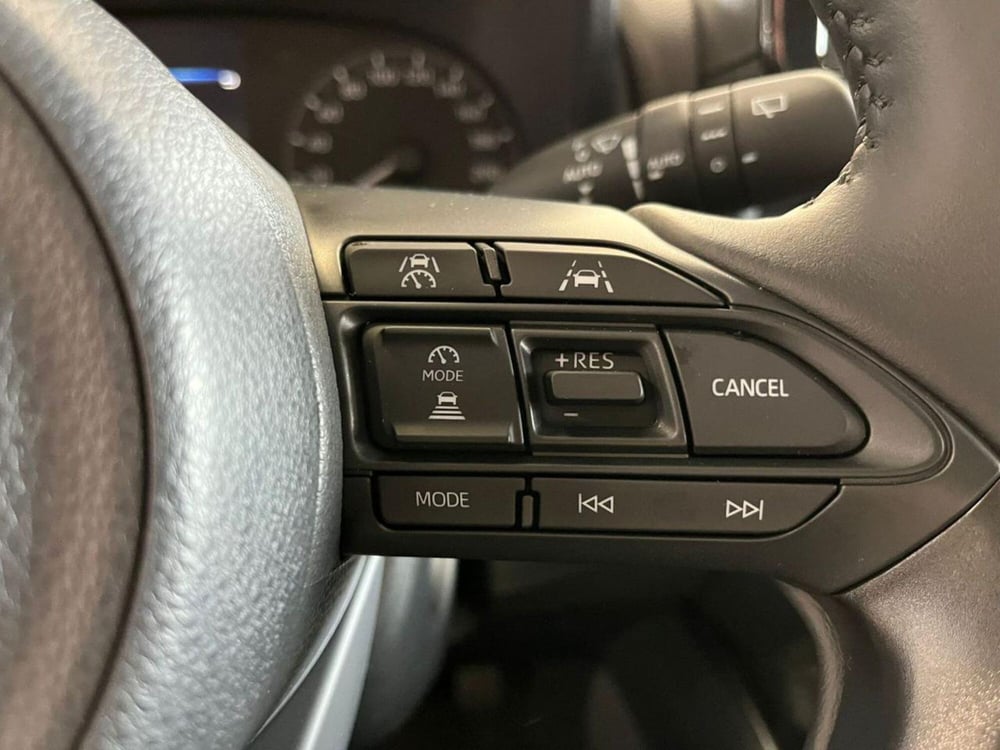 Mazda Mazda2 Hybrid nuova a Como (12)