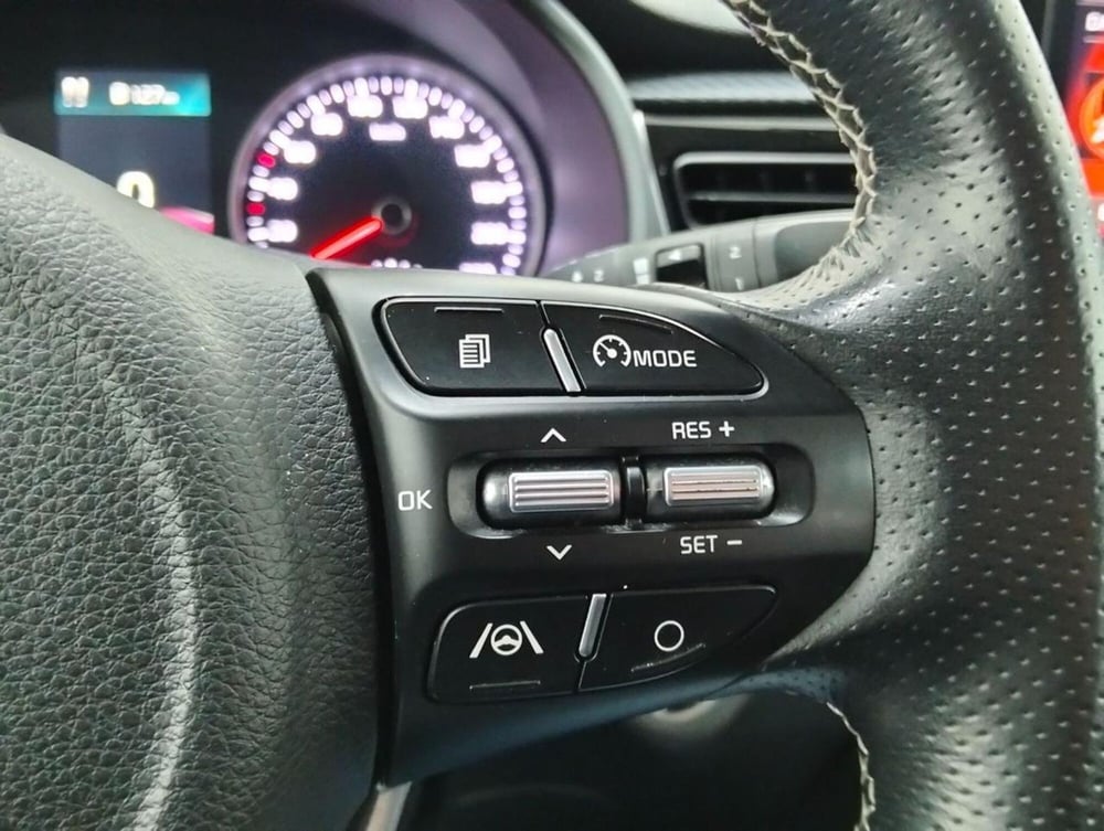 Kia Rio usata a Como (12)