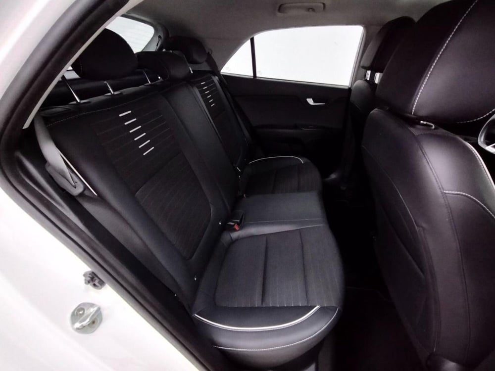 Kia Rio usata a Como (5)