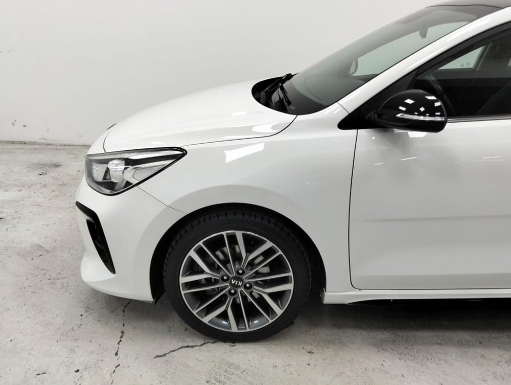 Kia Rio usata a Como (9)