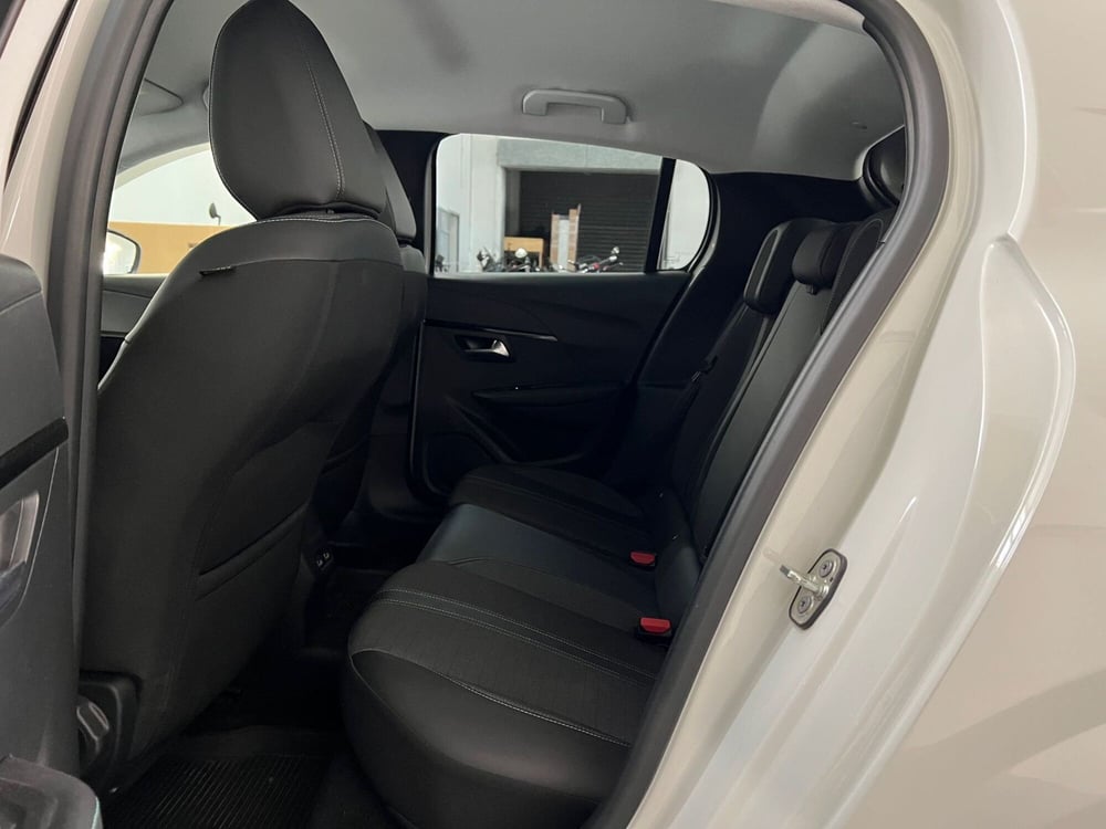 Peugeot 208 usata a Bari (14)