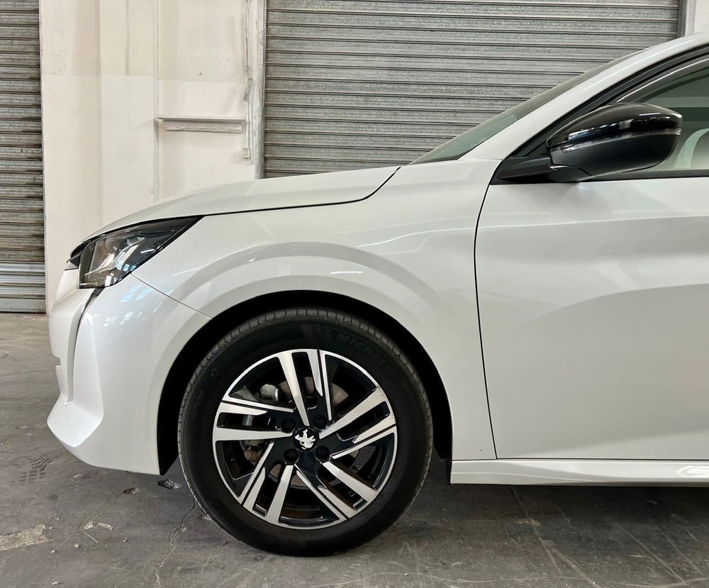 Peugeot 208 usata a Bari (5)