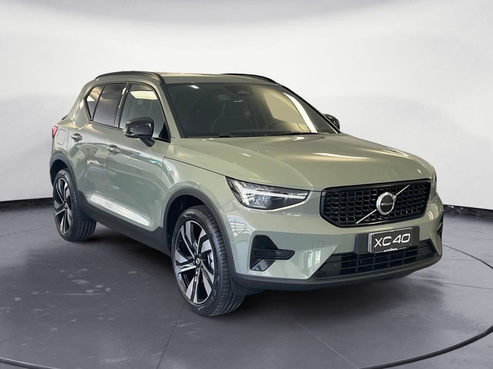 Volvo XC40 nuova a Como (3)