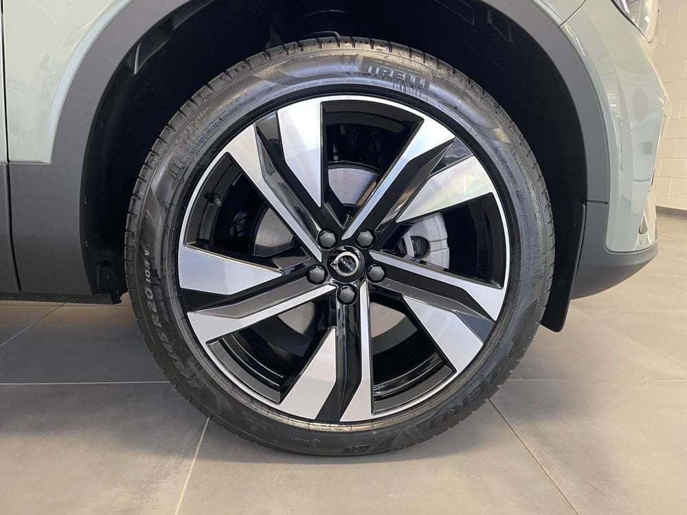 Volvo XC40 nuova a Como (7)