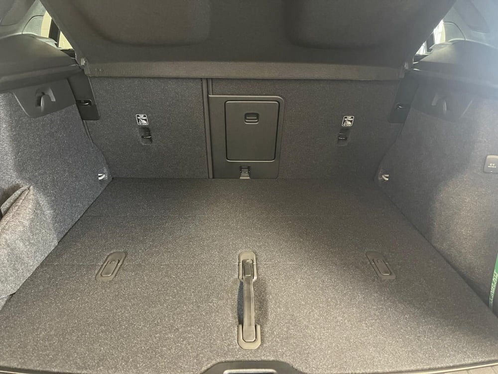Volvo XC40 nuova a Como (9)