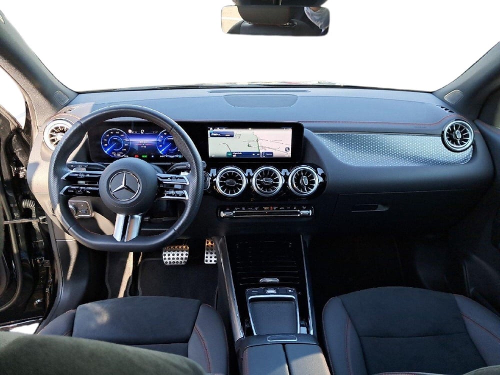 Mercedes-Benz EQA usata a Salerno (12)